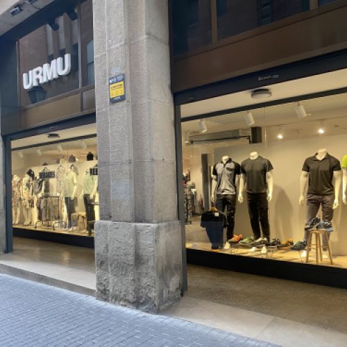 Exterior tienda URMU