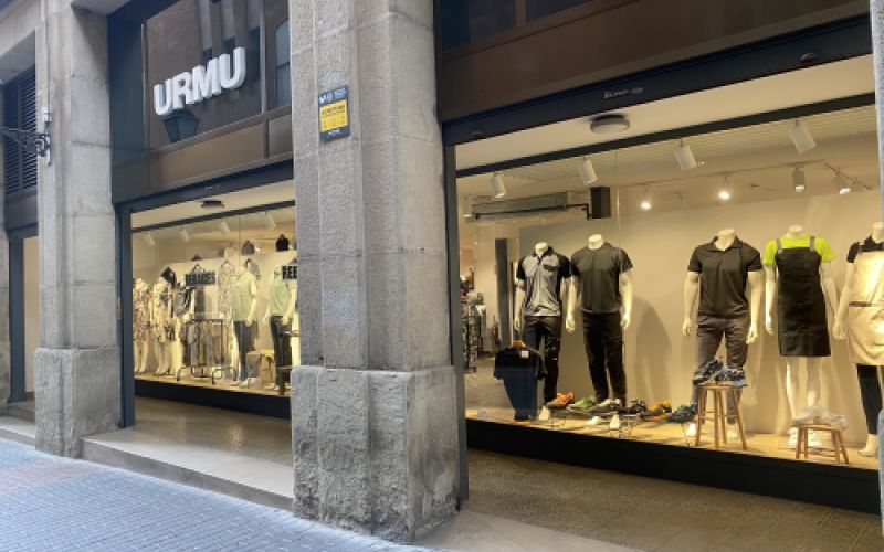 Exterior tienda URMU